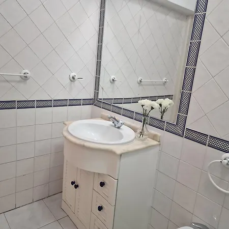 Avenida Terrace Apartment