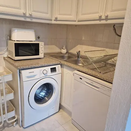 Avenida Terrace Apartment