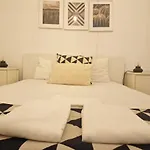 Avenida Terrace דירה