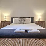 Avenida Terrace * ליסבון